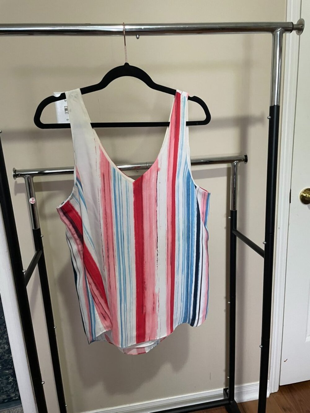 V-Neck Tank, White Patterned, L